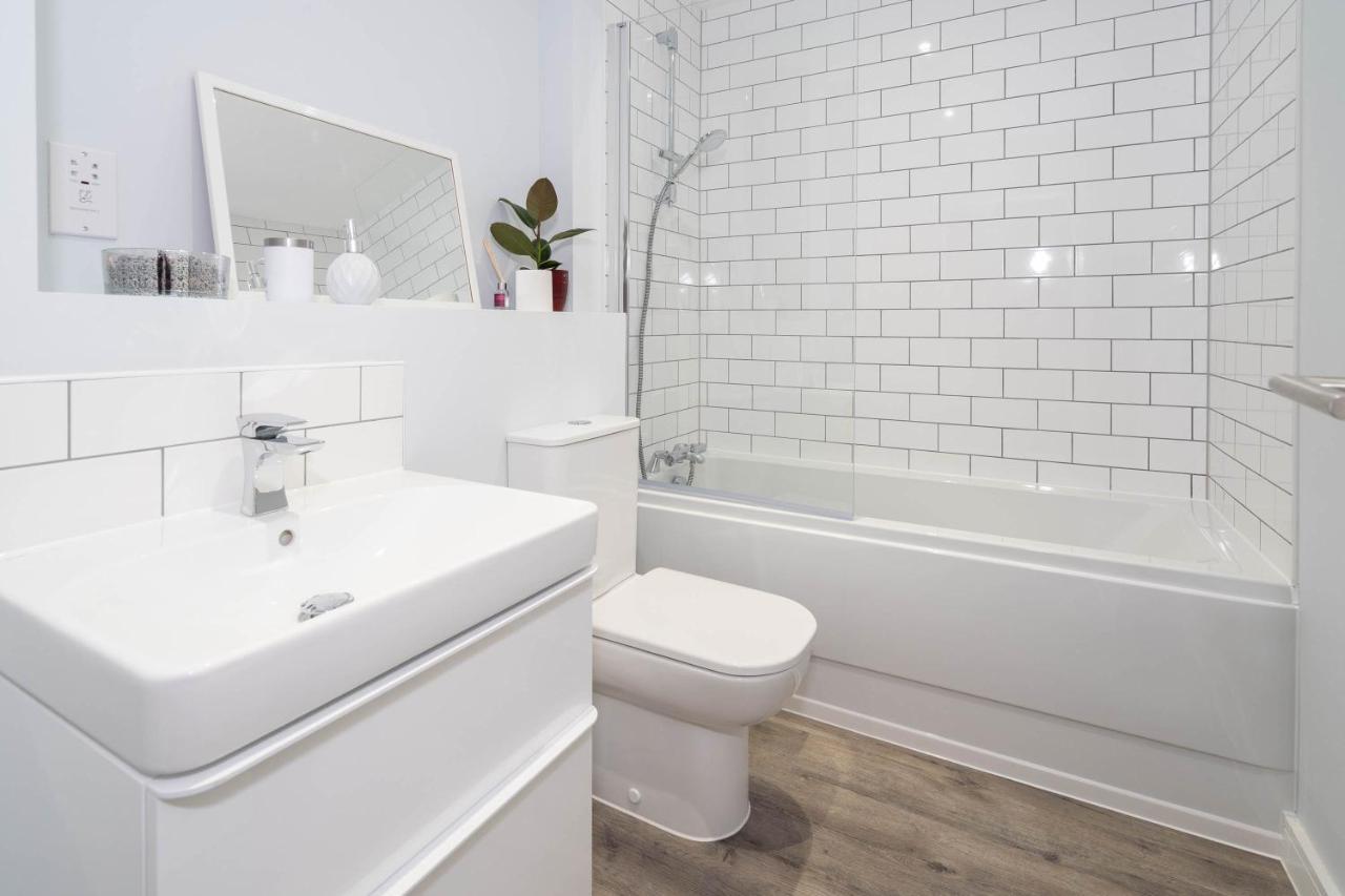 New Build - 2 Bed Snug Modern Apartment - Juliet Balcony - Roof Top Terrace - Digbeth, Birmingham City Centre - Free Netflix & Smart Tv Esterno foto